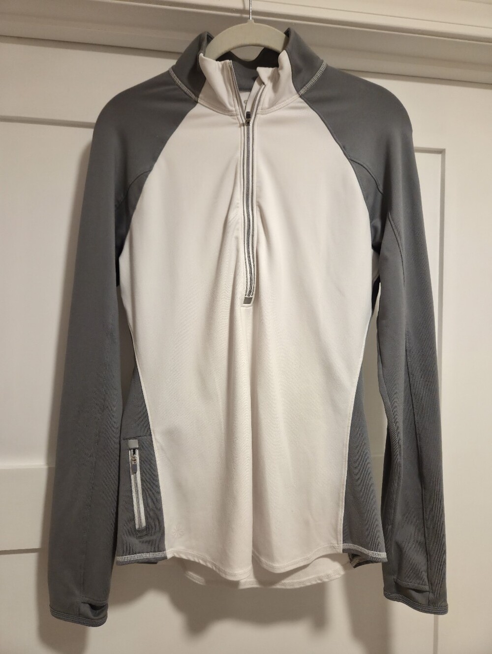 Athleta Heat Zone Half Zip Pullover Medium Gray White Colorblock Gorpcore Sporty